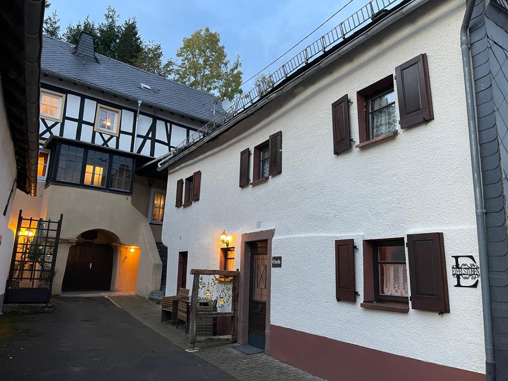 Ferienhaus Eifelstuben Mit Charme - Bauernstube Vulkaneifel - Naehe See Und Burgruine Ulmen Eksteriør billede